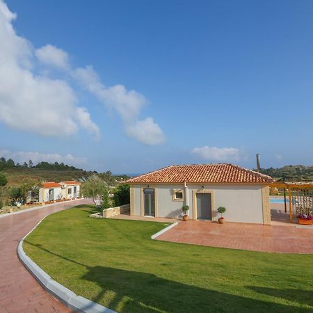 Ameadros Resort Mantzavináta Exterior foto