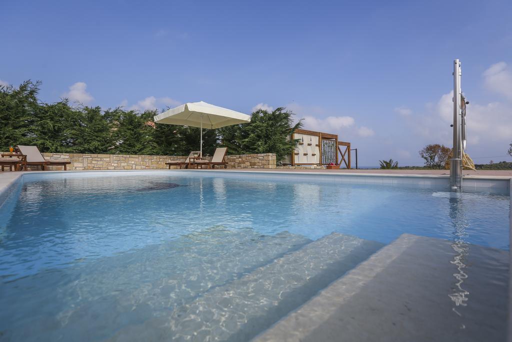 Ameadros Resort Mantzavináta Exterior foto